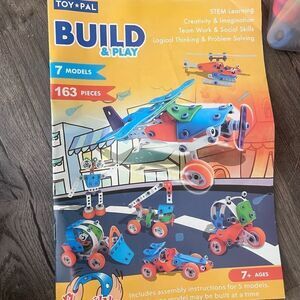 Preowned Toy Pal Build & Play STEM Learning 7 Models Logical Thinking